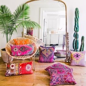 Vintage Kilim Pillow made in Turkey. Alyse Studios